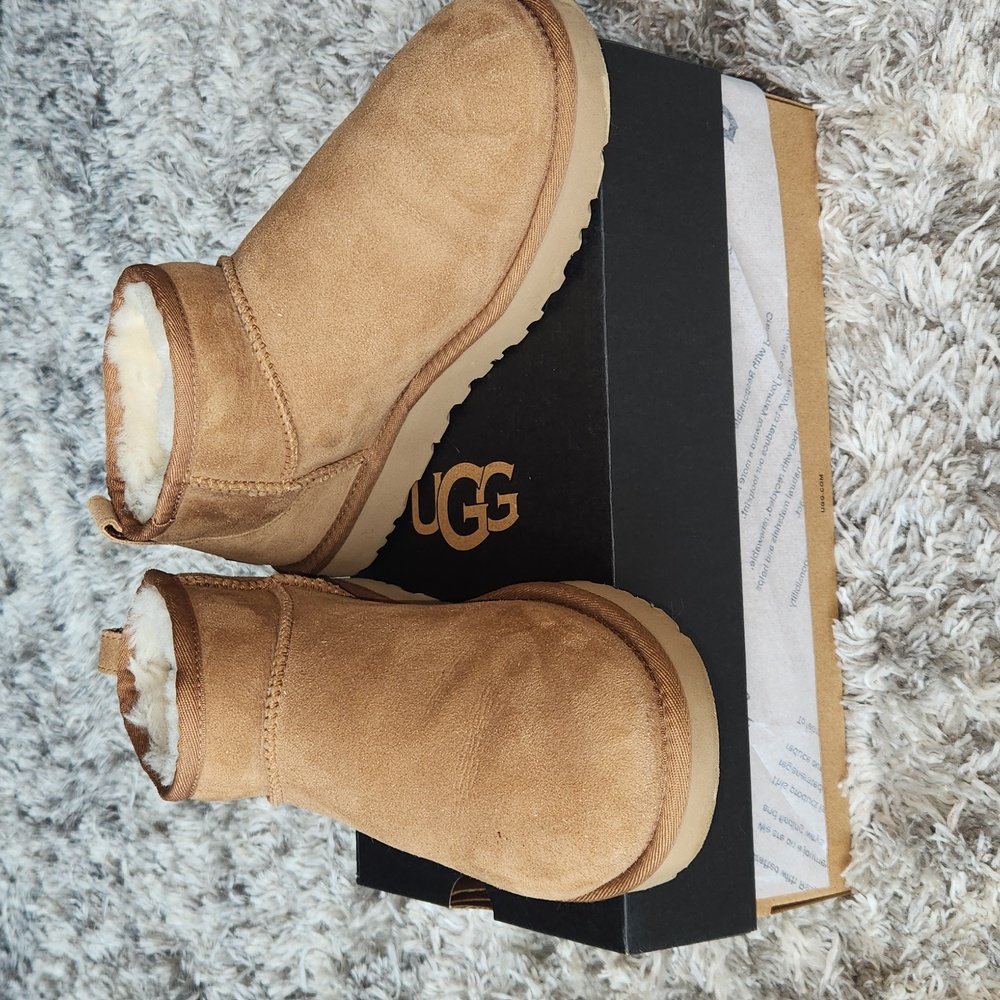 Ugg ultra minis